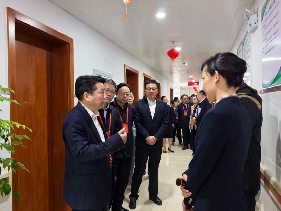 e2c252726872e929082eaa5abaf96c60.jpg